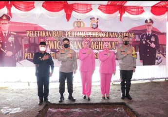 Disambut Hangat Kapolres Enrekang, Kapolda Sulsel Hadiri Peletakan Batu Pertama Gedung Wicaksana Laghawa