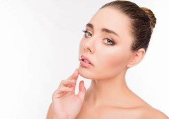 Nggak Perlu Insecure! Cuma Rajin Senam Muka dengan Gerakan Sepele Ini, Double Chin Langsung Lenyap