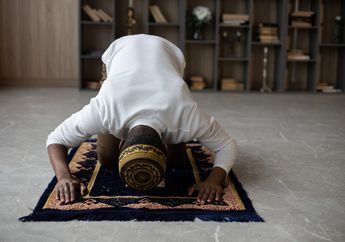 Tata Cara Salat Tarawih dan Witir Sendiri Maupun Berjamaah, Mulai dari Niat Sampai Bacaan Doa Kamilin