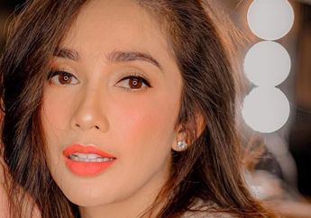 Pernah Posting Foto Pamer Bulu Ketiak Lebat, Ussy Sulistiawaty: Kalau Aku Bulu Keteknya Gitu Andhika Nggak Mau Lah