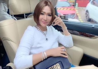 Pamer Tarawih Bareng Keluarga Besar di Istana Mewahnya, Inul Daratista Singgung Nikmat Hidup di Tengah Pandemi Covid-19: Di Rumah Aja Gak Kemana