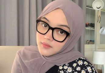 Dapat Pesan Cacian Gegara Diam Atas Rumor Masalah Rumah Tangga Orang Tuanya, Putri Delina Tulis Curhatan Panjang di Media Sosial