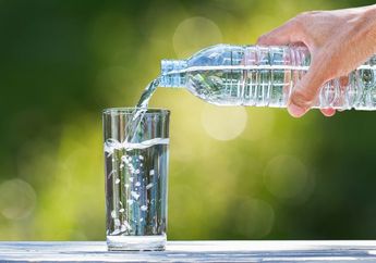 Kerap Disepelekan, Ketahui Bahaya Air Mineral yang Dibiarkan Berada dalam Wadah Terbuka Selama Semalaman