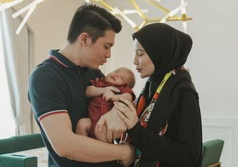 Masih Bayi Tapi Sudah Didandani Bak Model, Netizen Kagumi Paras Putra Irwansyah dan Zaskia Sungkar: Ganteng Banget Dedek Ukkasya