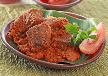 Persiapan Lebaran, Begini Rahasia Masak Rendang Original Padang yang Nikmat, Kuncinya Masukan Santan dan Daging di Awal