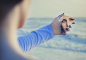 Bukan Pertanda Baik, Inilah 5 Arti Mimpi Melihat Diri Sendiri yang Dapat Mempermalukan hingga Menghancurkan Reputasi