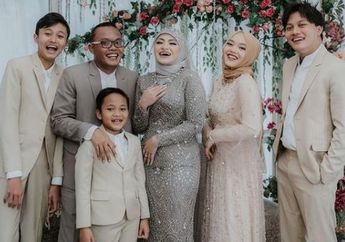 Kembali Kompak dan Harmonis dengan Nathalie Holscher, Intip Busana Lebaran Keluarga Sule yang Sukses Bikin Netizen Klepek-klepek Saksikan Paras Tampan dan Rupawan Anak Ketiga sang Pelawak!