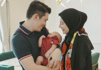 Bahagia Menimang Anak Irwansyah Usai 10 Tahun Penantian, Zaskia Sungkar Kini Jengkel Gegara sang Suami Malah Main Game Ketimbang Urus Ukkasya: Kupikir Dia Berbeda