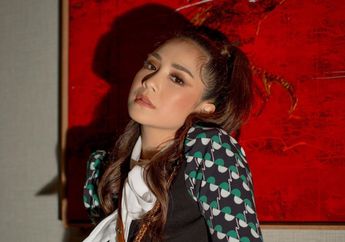 Baju Nagita Slavina Malah Disebut Mirip Seragam PNS Hingga Baju Pramuka , Harganya Justru BIkin Slafok!