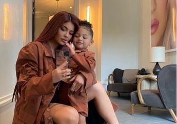 Terinspirasi dari Kris Jenner yang Sukses Membesarkan 5 Anak, Kylie Jenner Berencana Wariskan Perusahaannya untuk Stormi
