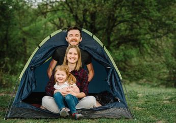 Siapa Takut Ajak Anak Berkemah? Ini Persiapan yang Harus Orangtua Lakukan Agar Liburan Makin Seru