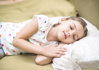 Penting untuk Kemandirian dan Keberanian Sang Buah Hati, Begini Cara Melatih Anak Tidur Sendiri di Kamarnya