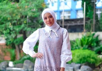 Jalani Photoshoot Usai Keguguran, Tengok Cantiknya Aurel Hermansyah Pakai Baju dan Hijab Serba Hitam nan Elegan!