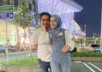 10 Tahun Menikah Tetap Tampil Romantis Bareng Pasha Ungu, Adelia Wilhelmina Mendadak Singgung Soal Perpisahan Rumah Tangga: Gak Ada yang Sempurna