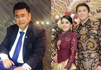 Girang Tak Karuan saat Injakkan Kakinya di Restoran Mewah Reino Barack, Hotman Paris Pamer Kado Mentereng dari Syahrini Seraya Sentil sang Incess: Ternyata Happy Ending, Berani-beraninya Kasih Hotman Hadiah