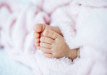 Tidak Perlu Takut atau Menunggu 40 Hari untuk Memotong Kuku Bayi Baru Lahir, Ikuti Langkah Mudah Berikut Ini!