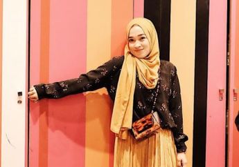 Enggan Gubris Rumor Hubungan Gelap Nissa Sabyan dan Ayus Sabyan, Ririe Fairus Pilih Tantang Adrenalin dengan Berselancar Naik Jeep di Tengah Hamparan Pasir