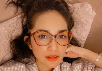 Sempat Ketar-ketir Divaksin Covid-19 Hingga Akan Kabur, Ussy Sulistiawaty Akhirnya Bersedia Disuntik dan Janjikan Hadiah Ini Buat para Followersnya!  &nbsp;