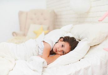 Si Kecil Susah Tidur di Malam Hari? Atasi dengan Tips Berikut Ini