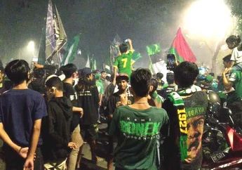 Rayakan HUT Persebaya Surabaya, Ribuan Bonek Padati Jalan Menuju Tambaksari Dibubarkan Kepolisian