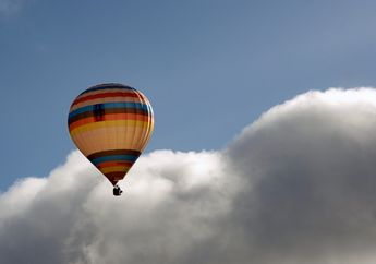 Mengisahkan Perjalanan Hidup, ini Arti Mimpi Menaiki Balon Udara yang Terkesan Unik!