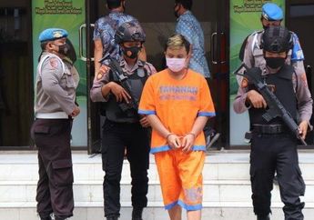 Tak Terima Ajakan Balikan Ditolak Wanita Pujaan Hati, Pria 29 Tahun Ini Harus Nikmati Pengapnya Bui Setelah Unggah Foto dan Video Syur Sang Mantan di Situs Dewasa