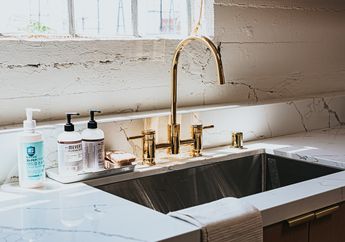 Tak Sengaja Buang Air Garam ke Wastafel, Hal Menguntungkan ini Justru Terjadi, Ibu Rumah Tangga Wajib Tahu!