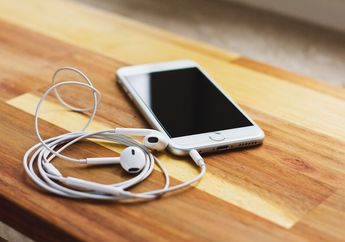 Tidur Pakai Headset Sambil Charge Handphone, Paginya Pria Banten ini Ditemukan Sudah Dalam Kondisi Mengerikan