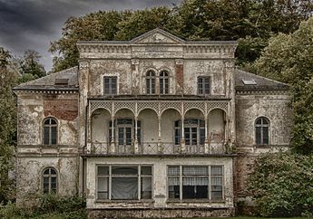 5 Arti Mimpi Pergi ke Bangunan Tua, Ada Ketidakpastian sampai Penemuan Jati Diri