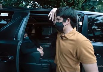 Heboh Sedan Ford Mustang Shelby Terbakar di Tengah Jalan, Atta Halilintar Bagikan Pesan Penting Buat Pecinta Mobil Klasik