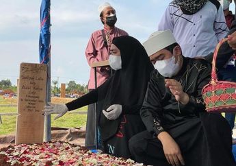 Kronologi Meninggalnya Ibunda Ustaz Solmed, Suami April Jasmine Akui Sudah Pasrah dan Berfirasat tentang Hal Ini : Saya Tinggal Tidur, Ternyata...