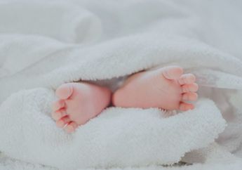 Bikin Geger karena Dikira Anak Kucing, Petugas Kebersihan Temukan Bayi Laki-laki Terbungkus Plastik di Pinggir Jalan Raya Ragunan, Kemunculan Sosok ini Bikin Haru  