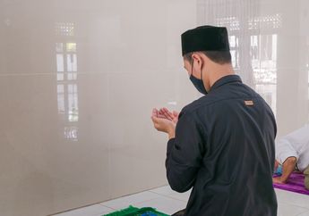 Panduan Lengkap Sholat Idul Adha Sendiri atau Berjamaah, Mulai dari Sunnah, Niat, Hingga Bacaan Doa Tolak Bala Setelah Sholat