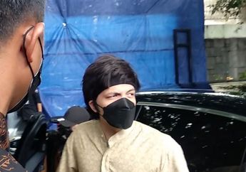 Setelah Sembelih Sapi Bareng Sandiaga Uno, Atta Halilintar Lanjut Potong Hewan Kurban dengan Aurel Hermansyah