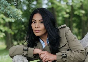 Boyong Suami Pulang Kampung ke Indonesia, Wajah Polosan Anggun C Sasmi Saat Bangun Tidur Justru Bikin Salfok, Netizen: Beda dari Artis Indo yang Lain! 