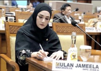 Biasa Lenggak-lenggok dengan Anggun, Mulan Jameela Sukses Bikin Geger Saat Pamer Gaya Sangar Pakai Seragam Militer hingga Disebut Mirip Polwan di Film India, Bikin Pangling?