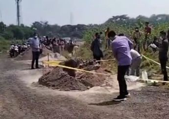 Niat Hati Ingin Menggali Pasir, Dua Orang Karyawan Justru Temukan Mayat Wanita Tanpa Identitas Berbalut Karpet Merah Bermotif Bunga Terkubur di Gundukan Pasir, Polisi Ungkap Kondisinya