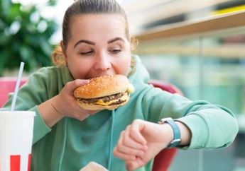 Stop Sekarang Juga! Ternyata Makan Buru-buru Bisa Jadi Petaka, Tubuh Akan Alami Gangguan Ini dalam Hitungan Menit Saja