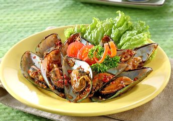 Dijamin Nggak Amis dan Alot, Simak 5 Rahasia Masak Kerang Hijau ala Pedagang Ini, Kuncinya Tambahkan Beberapa Bumbu Rahasia Saat Direbus!