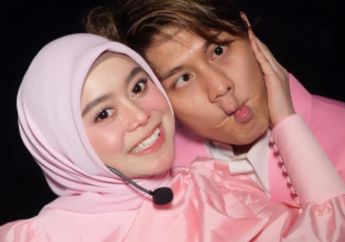 Dapat Kado Ulang Tahun Mobil Mewah Meski Pernikahannya Ditunda, Lesty Kejora Tulis Pesan Menyentuh Ini untuk sang Calon Suami