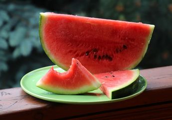 Bukan Hanya Mencegah Haus, Ini 5 Keuntungan Makan Buah Semangka Saat Sahur di Ramadan 2022, Kulit Lebih Kencang dan Sehat!