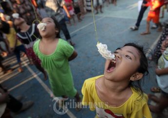 Memang Nggak Bikin Perut Kenyang, Lomba Makan Kerupuk yang Biasa Diadakan Saat HUT ke-76 RI Ternyata Memiliki Arti yang Begitu Dalam, Gak Nyangka deh!