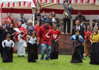 Meski Tak Bakal Digelar Pada Perayaan HUT ke-76 RI, Inilah Sejarah Lomba Balap Karung yang Selalu Ada Pada Perayaan Kemerdekaan Tanah Air, Ternyata Tidak Berasal dari Indonesia Lho!