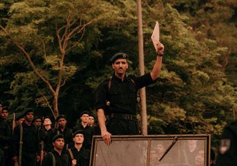 Rayakan HUT ke-76 RI di Rumah Saja, Berikut 4 Rekomendasi Film Bertema Perjuangan Kemerdekaan Indonesia yang Cocok Ditonton Bareng Keluarga!