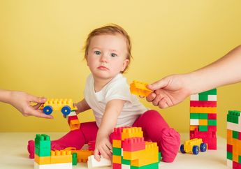 Awas Jadi Sarang Bakteri dan Virus Corona, Begini Cara Tepat Membersihkan Mainan Anak Selama Pandemi, Ternyata Nggak Cukup Pakai Air Sabun!