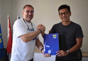 Perpanjang Kontrak hingga Usia 70 Tahun, Robert Alberts Ingin Jadikan Persib Seperti Ajax