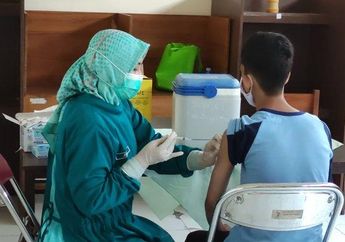 Pelajar SMP di Banyumas Jalani Vaksinasi Covid-19, Beberapa Wali Murid Justru Tak Izinkan Anakya Divaksin, Ada Apa Gerangan?
