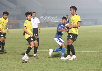 Persib Diganjar Tiga Kartu Kuning, Robert Alberts Pertanyakan Konsistensi Wasit Liga 1
