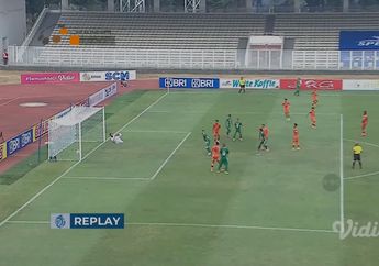 Kontroversi 'VAR' di Liga 1 2021/22 - Pemain Persiraja Mogok usai Wasit Sahkan Gol Irfan Bachdim