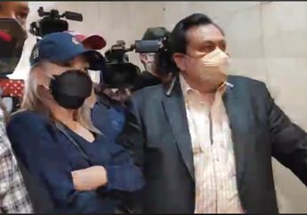 Lanjutan Laporannya terhadap Haters, Ayu Ting Ting Sempat Kesulitan Masuk Gedung Ditreskrimum Polda Metro Jaya untuk Jalani Pemeriksaan